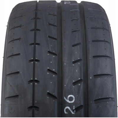 Yokohama Advan A052 235/45 R17 97W