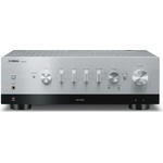 Yamaha R-N800A Усилватели