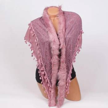 Image 1 of Триъгълен шал в цвят пепел от рози с дантела, пухче и пискюли