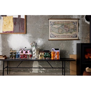 Image 1 of LEGO® Harry Potter™ - Gringotts Wizarding Bank Collectors' Edition (76417)