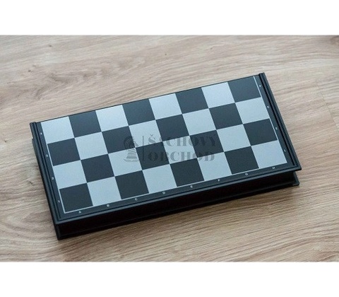 Magnetický backgammon, šach a dáma
