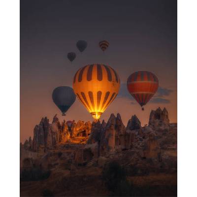 Plakát, Obraz - Hot Air balloons flying over rock, serts, 30 × 40 cm