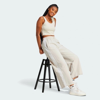 adidas Essentials béžová s nášivkou JC8168