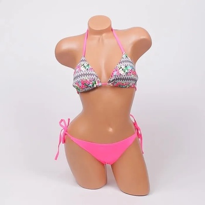 Нежно розов бански с шарен десен и цветя - чашка В