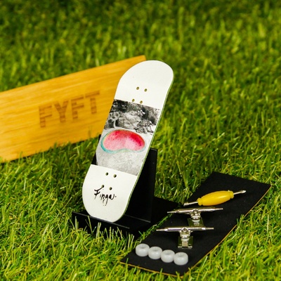 Finga Fingerboards Komplet začiatočník Design Spot bílý chrom trucky