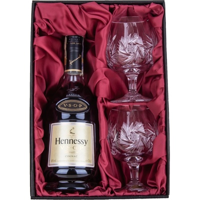 BOHEMIA CRYSTAL Dárková sada koňak Hennessy V.S.O.P + 2 ručně broušené sklenice brus Větrník Bohemia Crystal 250 ml