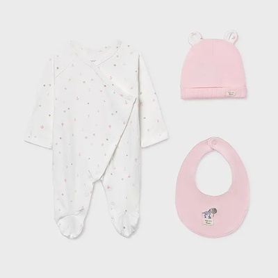 Mayoral Сет ромпър в мръсно бяло с шапка и лигавник в розово за новородено момиче Мayoral