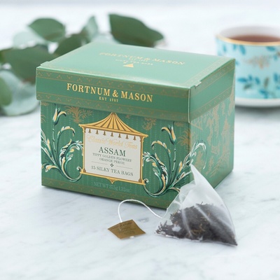 FORTNUM & MASON černý čaj ASSAM TGFOP 15 hedvábných pyramid
