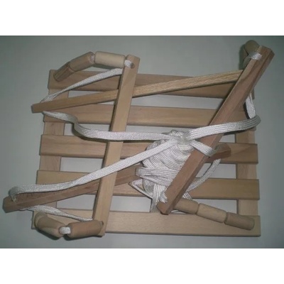 Дървена люлка с въжета