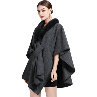 Дамска пелерина в тъмносиво с пухкава яка