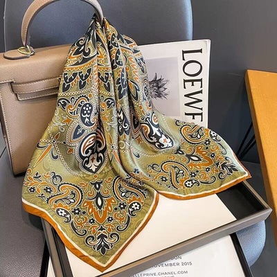 hedvábný šátek Zlato-hnědé ornamenty v dárkovém balení