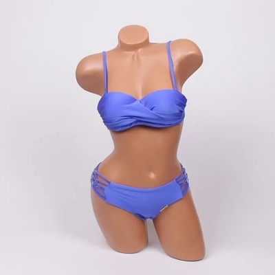 Прекрасен бански в син цвят с усукан ефект чашка В