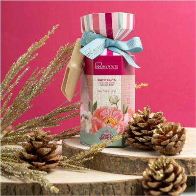 IDC Institute Darčekové balenie soli do kúpeľa Scented Garden Bath Salts Peonies 200 g