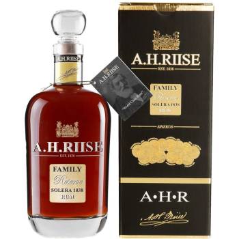 A.H. Riise Family Reserve 40% 0,7 l (kartón)