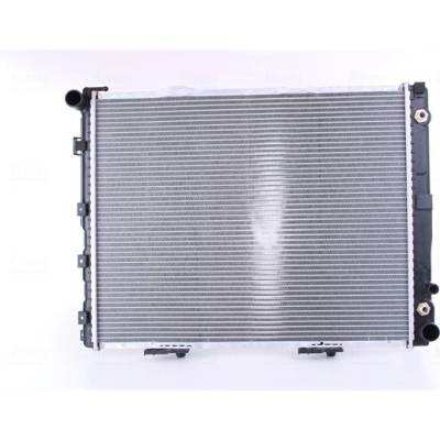 Chladič motora NISSENS 62762A
