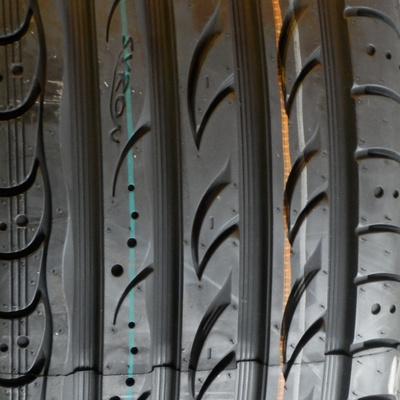 Syron Race 1 255/30 R20 97W