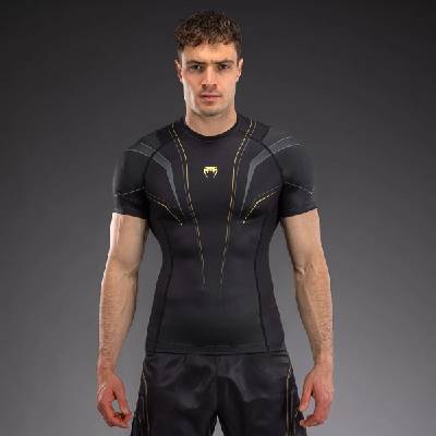 Venum | Официален Вносител за България Рашгард Venum Streamline Short Sleeve Rashguard - Black/Gold - L