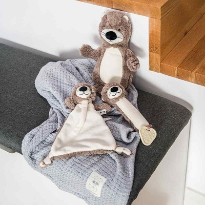 BabyOno plyšová hračka s hrkálkou Otter Maggie Vydra béžovo hnedá