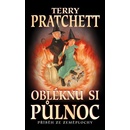 Knihy Obléknu si půlnoc Terry Pratchett