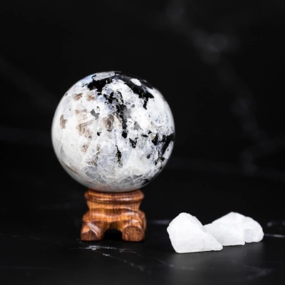 Koule - měsíční kamen (moonstone)
