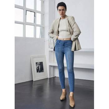 Image 1 of Ysabel Mora КЛИН 70266