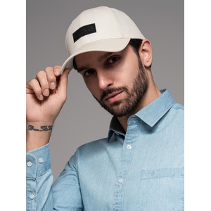 Ombre Clothing Мъжка шапка с козирка и правоъгълна лепенка в кремав цвят Ombre Clothing Ombre Clothing | Byal | МЪЖЕ | ЕДИН РАЗМЕР