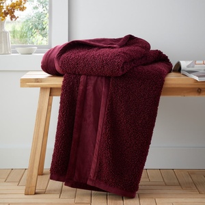 Catherine Lansfield Червено одеяло от микро люш 130x170 cm Velvet Boucle - Catherine Lansfield (DS/59033/W/130170/DA)