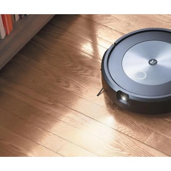 Image 1 of iRobot Roomba j7+ (J7158)