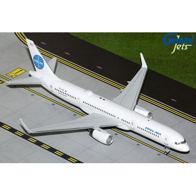 Gemini B757-23NWL Icelandair Pan Am Colors Named Yankee Clipper II 1:200