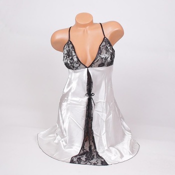 Сатенена нощница в бяло с прекрасна черна дантела