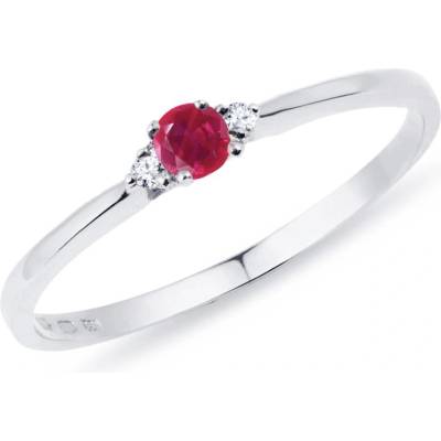 Klenota Jemný prsten s rubínem a diamanty v bílém zlatě k0335062