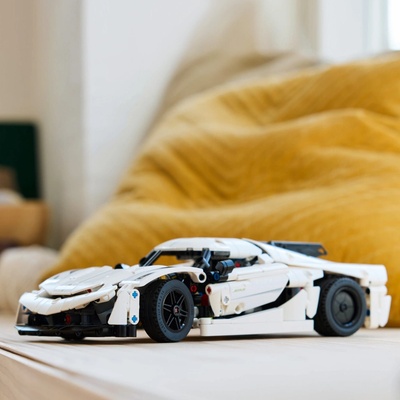 LEGO® Technic 42184 Bílé hyperauto Koenigsegg Jesko Absolut