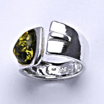 Čištín Stříbrný s přírodním jantarem 4149