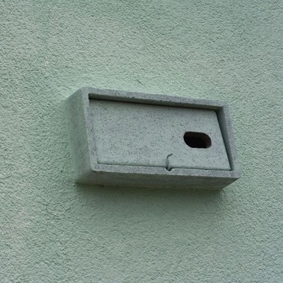 BNB Box Small Búdka pre dážďovníky drevobetón sivá APK-1 SM