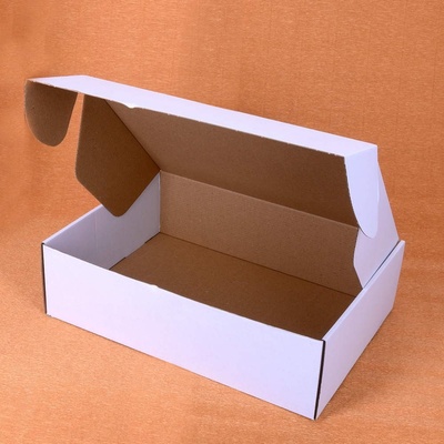 35 х 25 х 10 см. бяла сгъваема картонена кутия