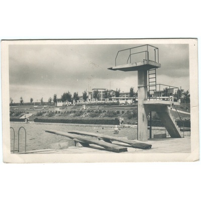 DVŮR KRÁLOVÉ nad Labem. Tyršovo koupaliště. – Zboží Dáma