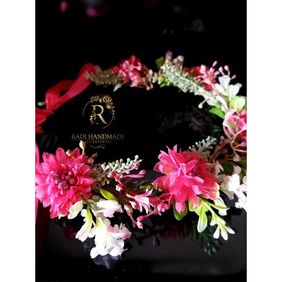 Radi handmade Венче за глава с цикламени цветя и розова декорация (831)