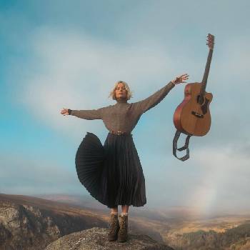 Nina Nesbitt - Mountain Music (Red Coloured) (LP) (8721056395705)