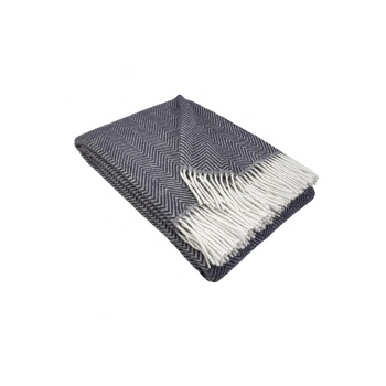 Interblanket Вълнено Одеяло „Рибена Кост В Тъмносиво И Кремаво - Лукс И Уют За Дома