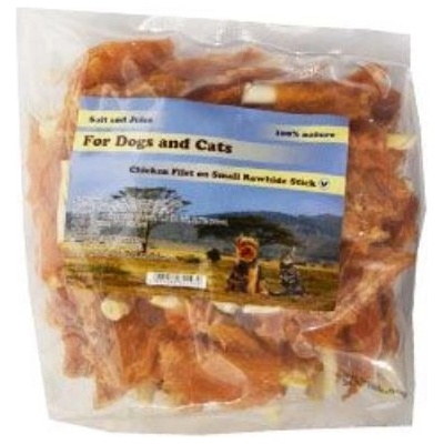 For Dogs and Cats Pochoutka Kuřecí filety na tyčce z buvolí kůže 6 cm 250 g