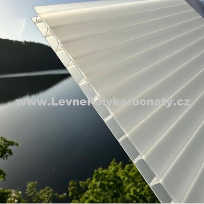 Lexan Dutinkový polykarbonát 6 mm 2UV 2/6 2,1 m x 3 m 6,3 m² opál 1 ks