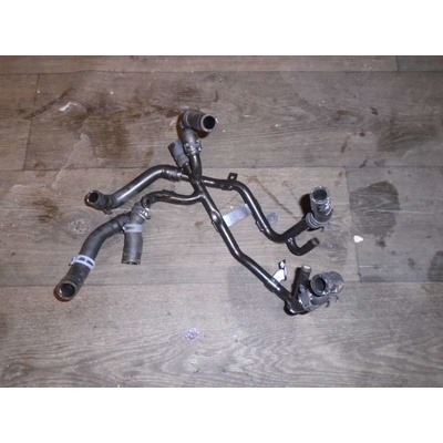 trubka + hadice vodní AUDI A4 8W0 2,0 TDi 04L122157BS 04L122157CA 04L121157S