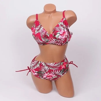 Image 1 of Свеж бански в червено с цветя и листа - чашка e/f