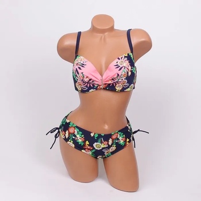 Дамски бански в тъмносиньо и розово с цветя - чашка d/e