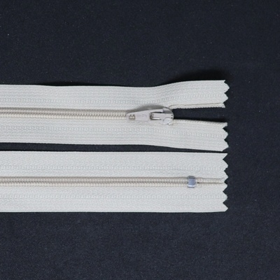 Spirálový zip, šíře 3 mm, délka 65 cm, béžová