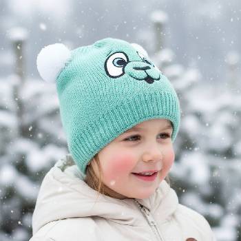 Светлозелена детска плетена шапка мече