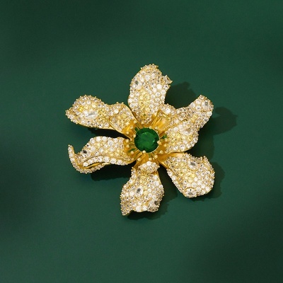 Éternelle luxusní brož se smaragdovým krystalem Juliena květina B2320-TB619 zlatá