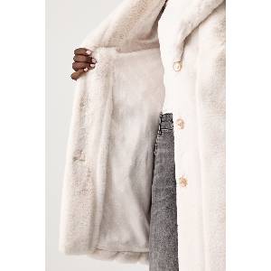 GUESS палто от еко пух дамско SOPHY (W6BL19.W3752) - answear - 389,01 лв