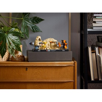 Image 1 of LEGO® Star Wars™ - Mos Espa Podrace Diorama (75380)