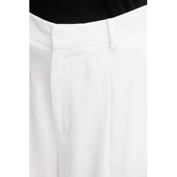 Gestuz Къс панталон с лен Gestuz в бяло с изчистен дизайн с висока талия 10910281 (10910281)